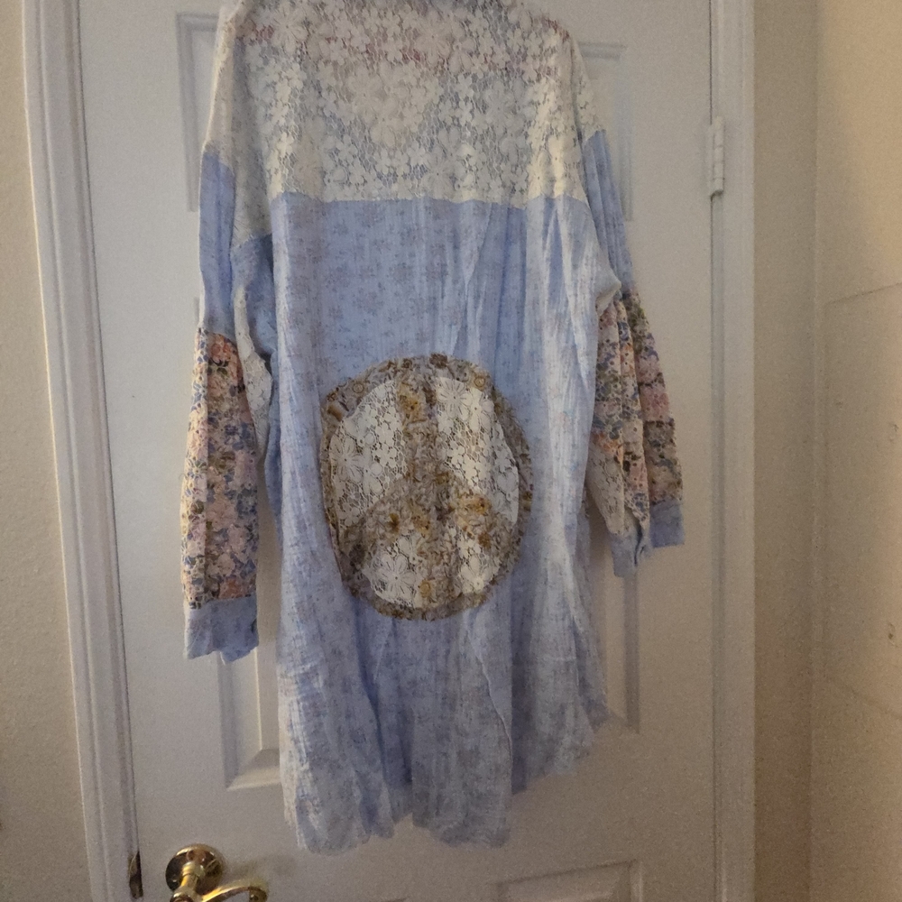 POL Light Blue Floral Patchwork Button-Up Long Ca… - image 9